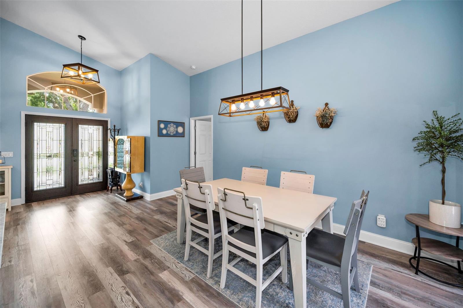 Image 4 of 50 For 4736 Stonebriar Drive