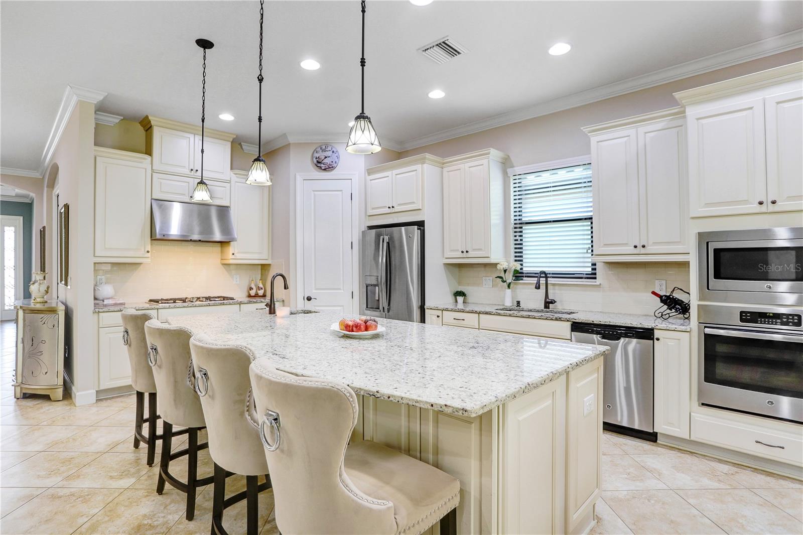 Image 17 of 39 For 8605 Grand Alberato Road