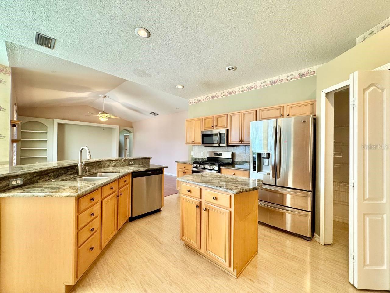 Image 18 of 49 For 14639 Coral Berry Drive
