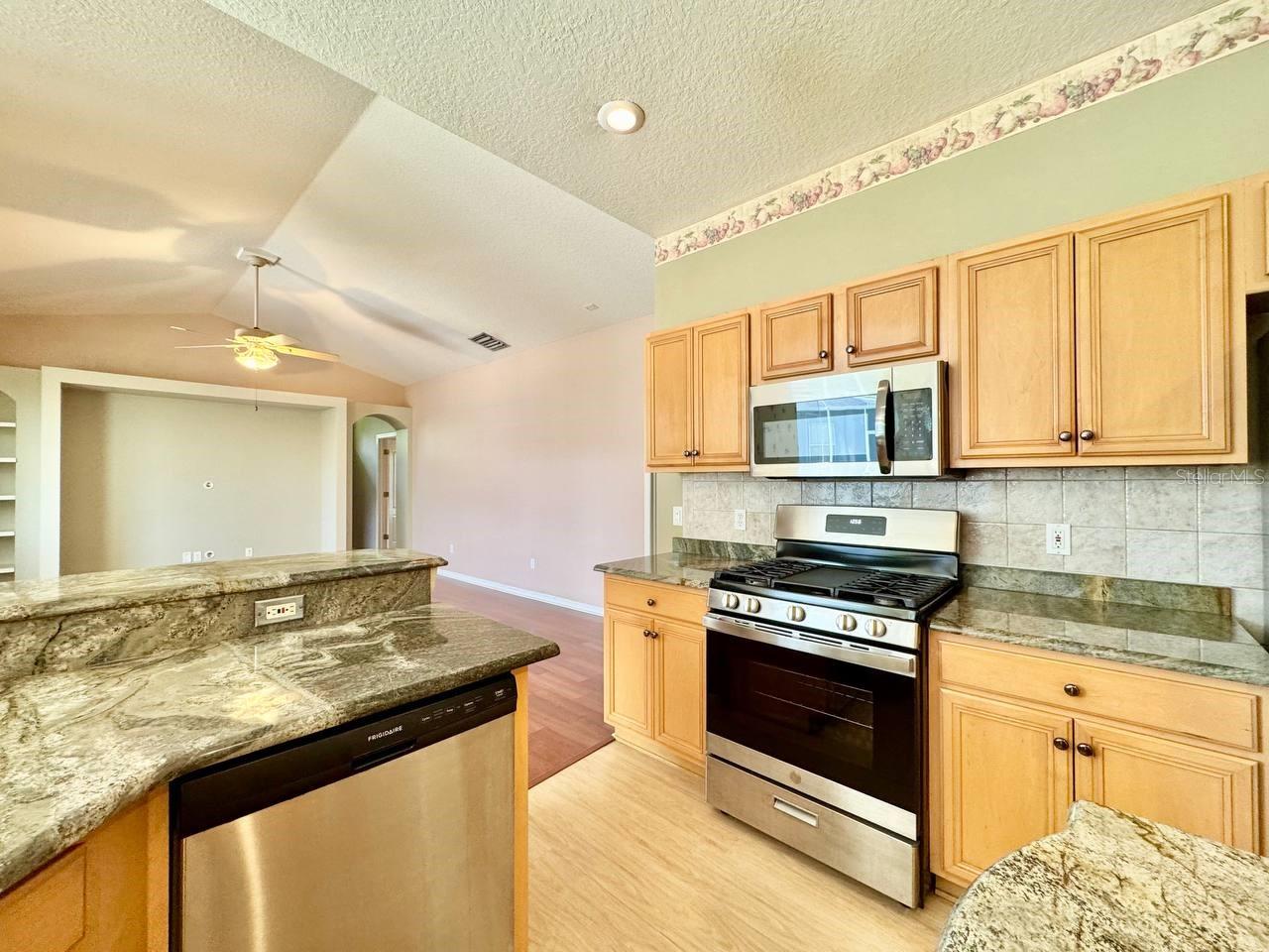 Image 19 of 49 For 14639 Coral Berry Drive