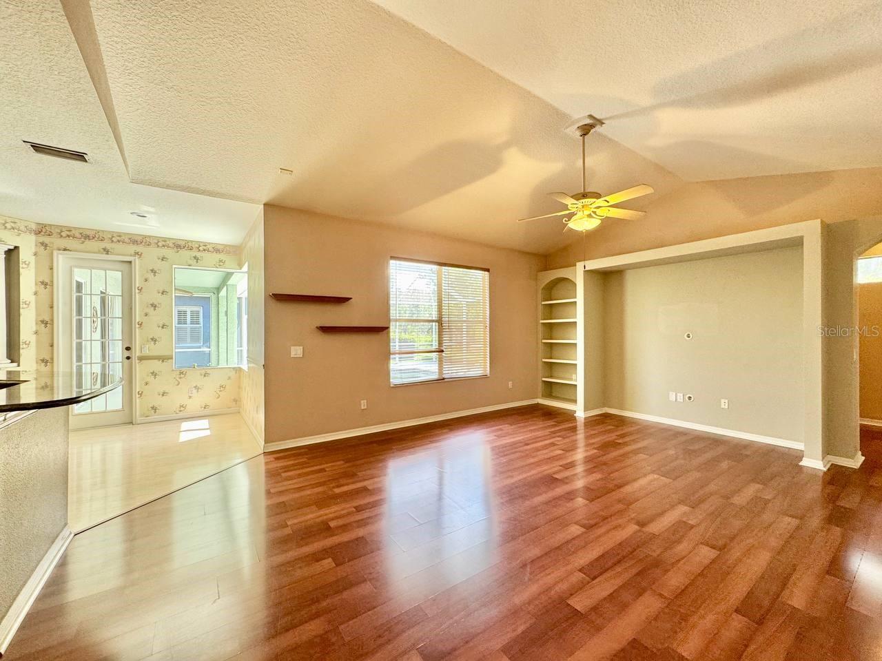 Image 22 of 49 For 14639 Coral Berry Drive