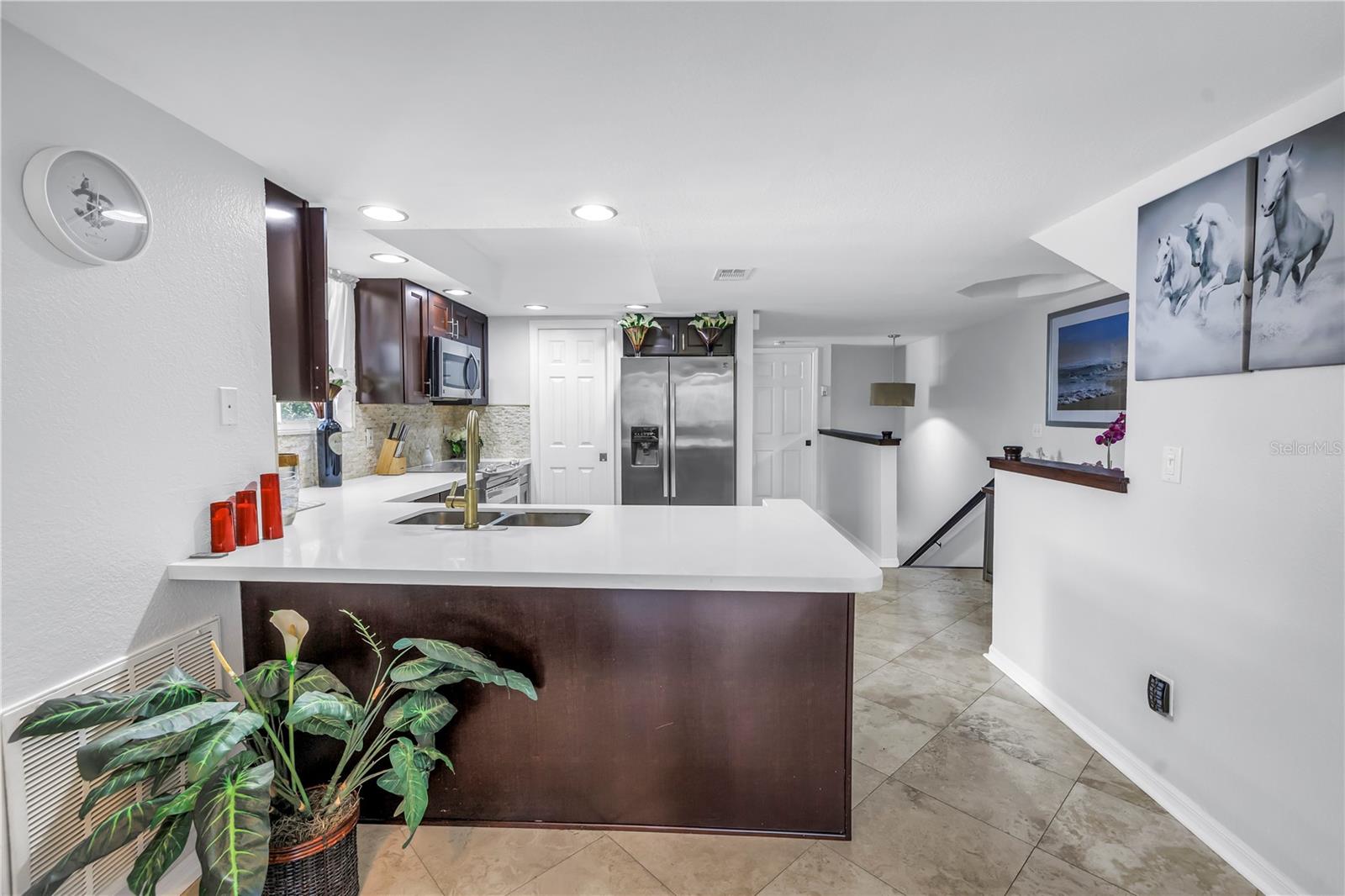 Listing photo id 8 for 9814 Indian Key Trail