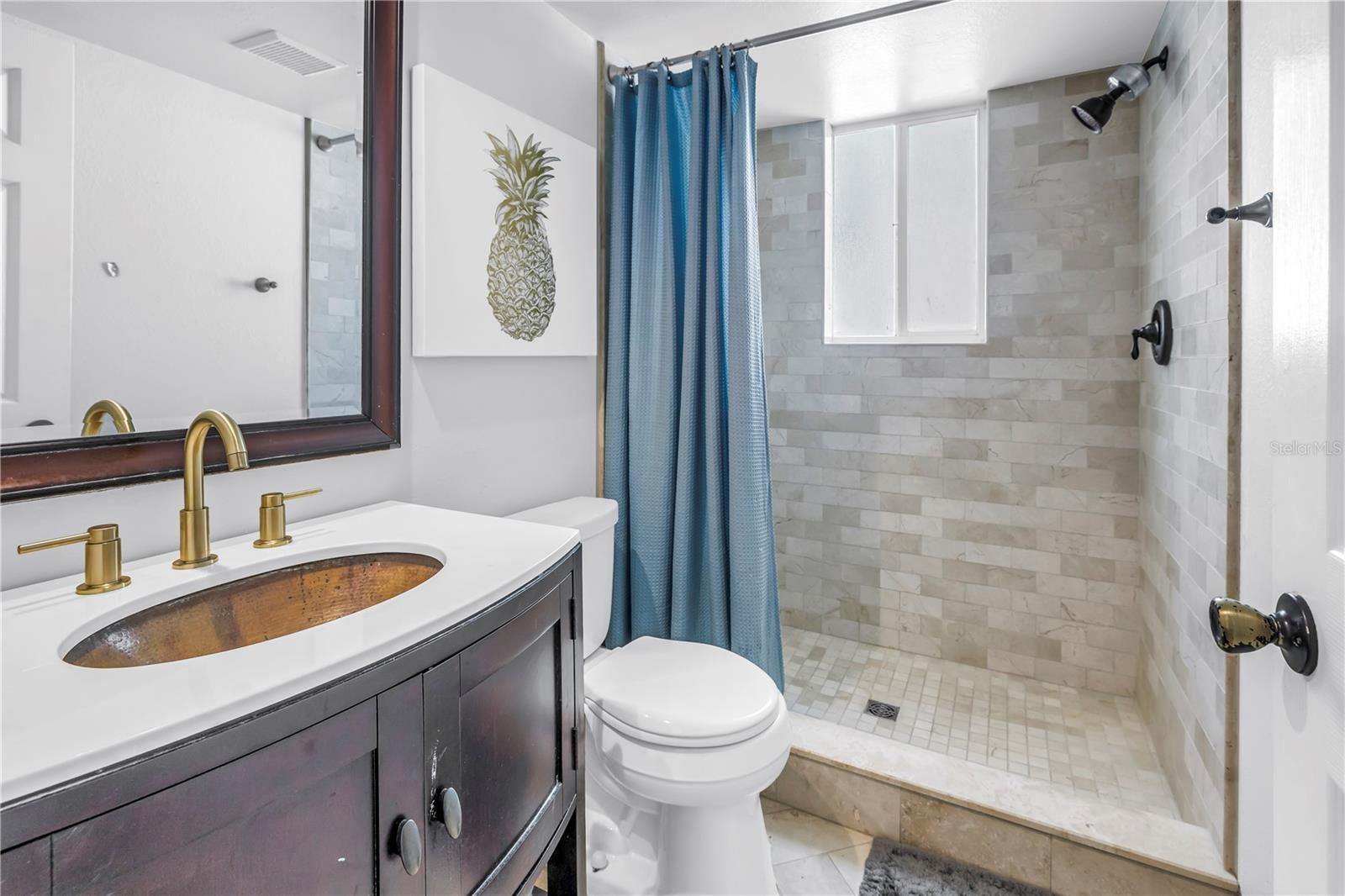 Listing photo id 11 for 9814 Indian Key Trail