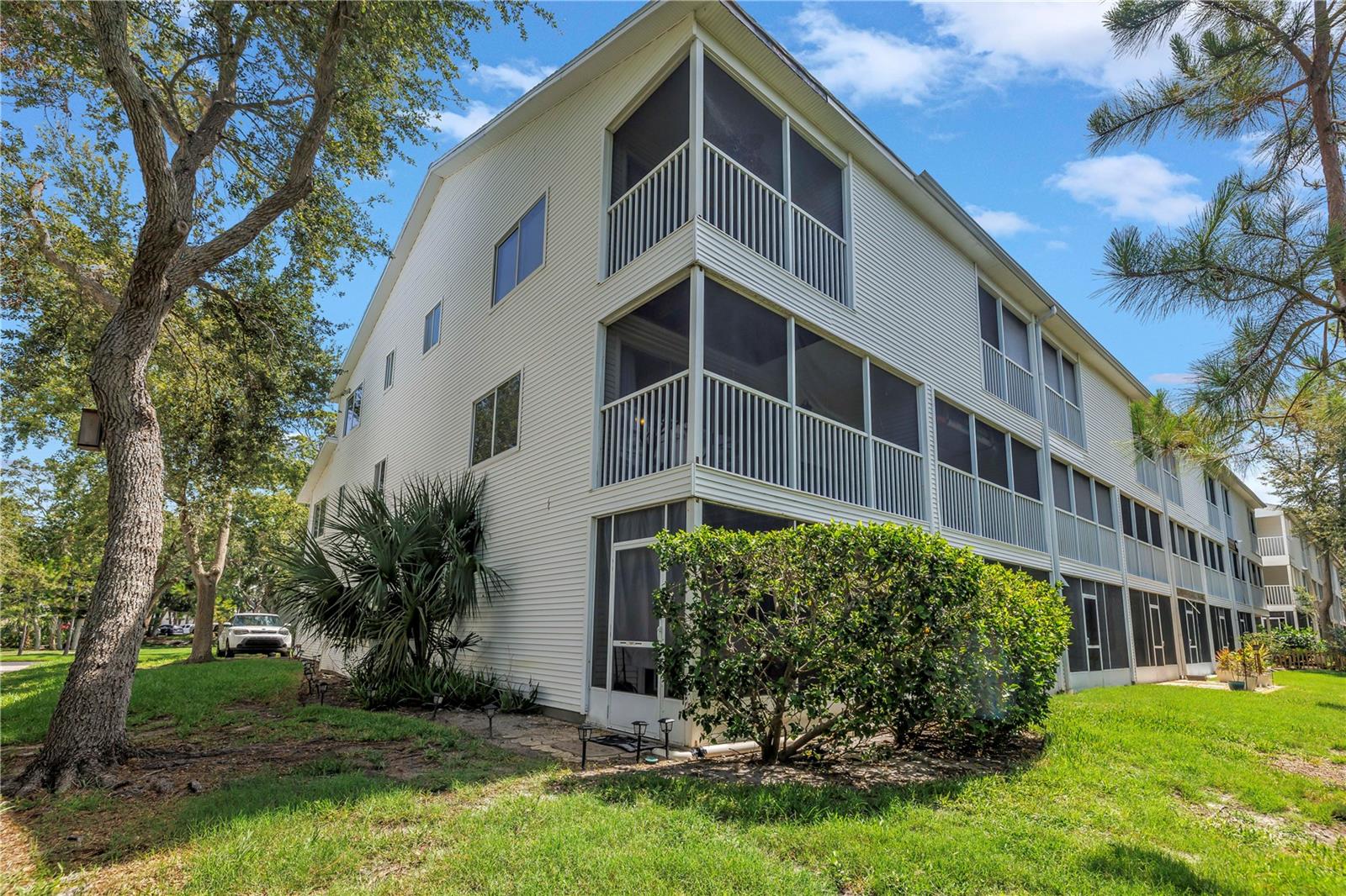 Listing photo id 19 for 9814 Indian Key Trail