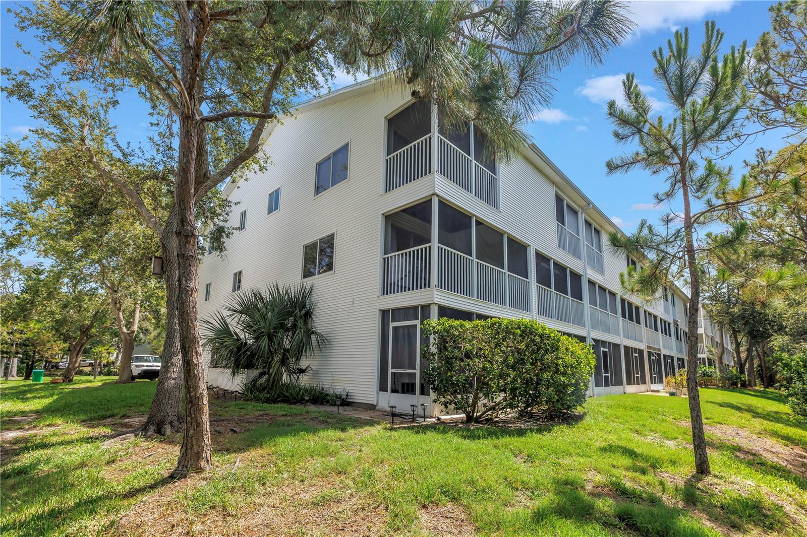 Listing photo id 47 for 9814 Indian Key Trail