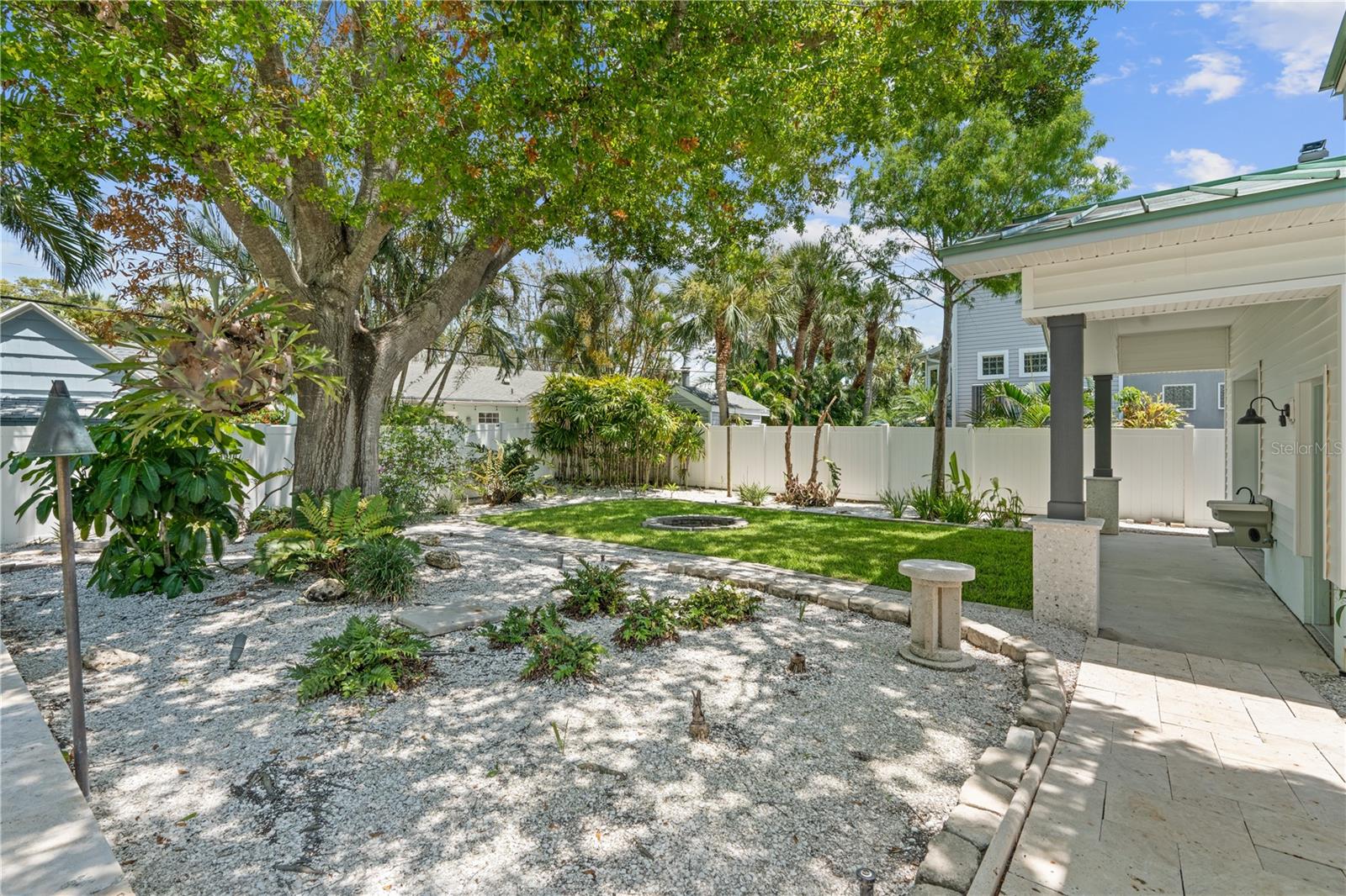 Image 32 of 47 For 759 Lantana Avenue