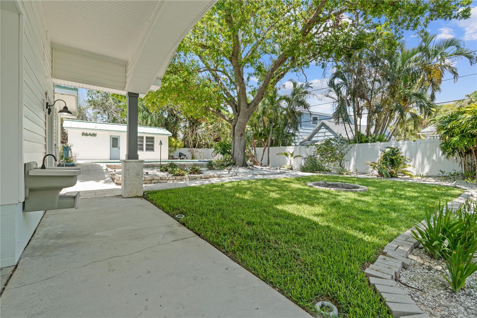Image 33 of 47 For 759 Lantana Avenue