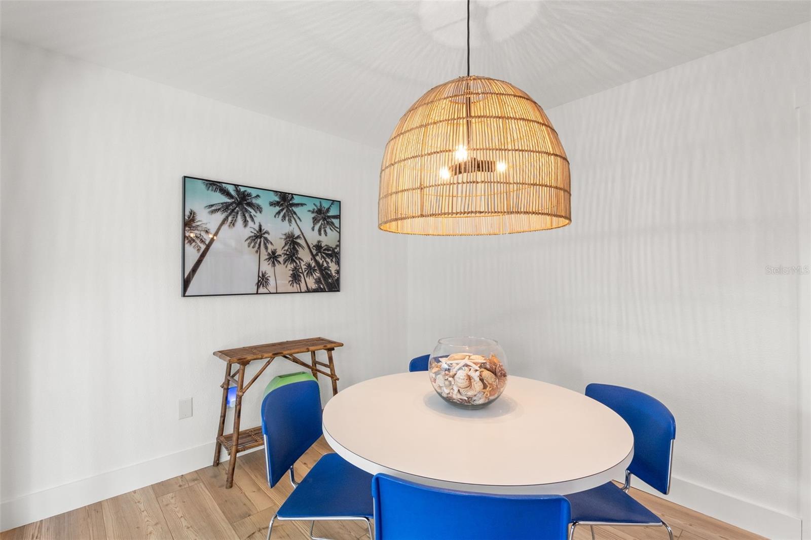 Listing photo id 12 for 204 Mindy Drive