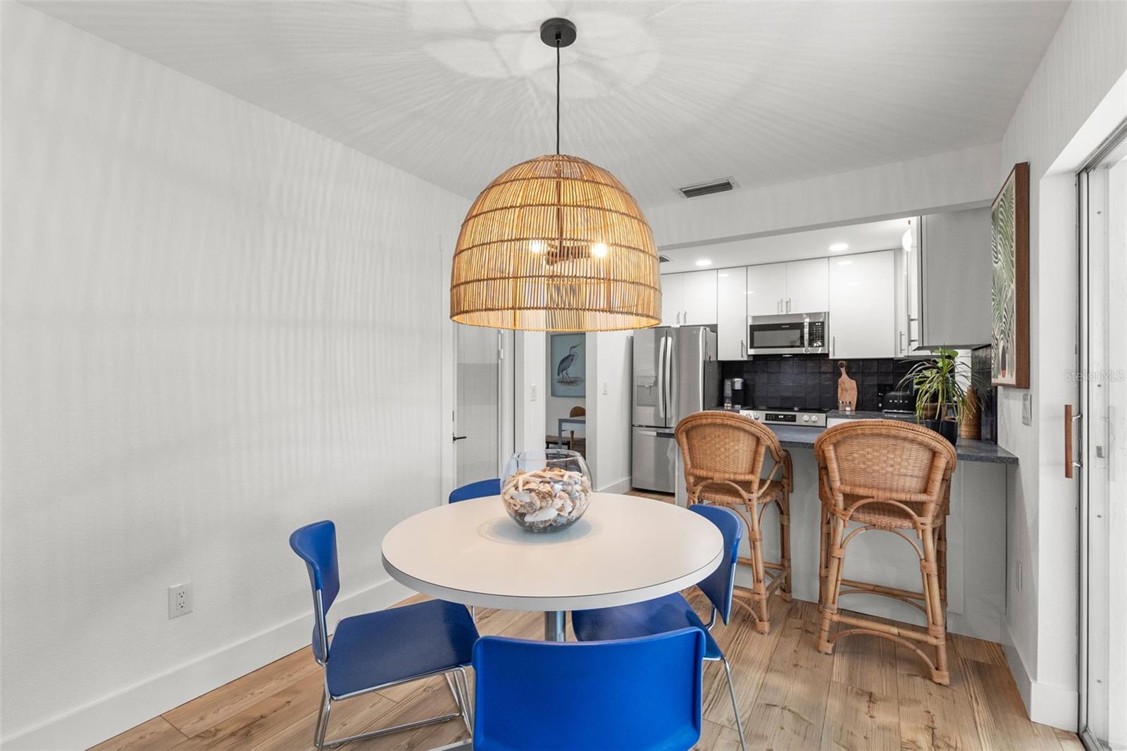 Listing photo id 13 for 204 Mindy Drive