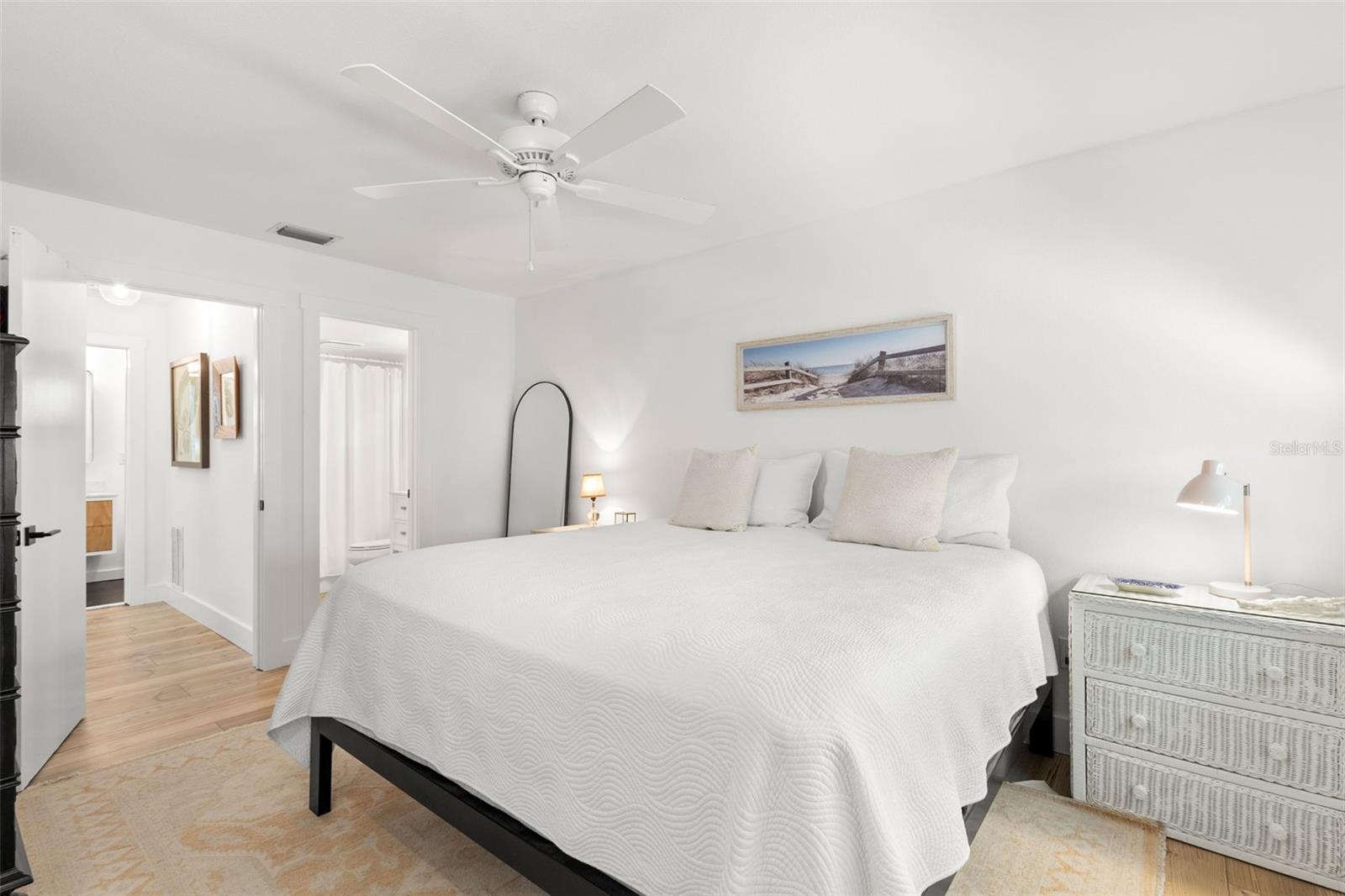 Listing photo id 20 for 204 Mindy Drive