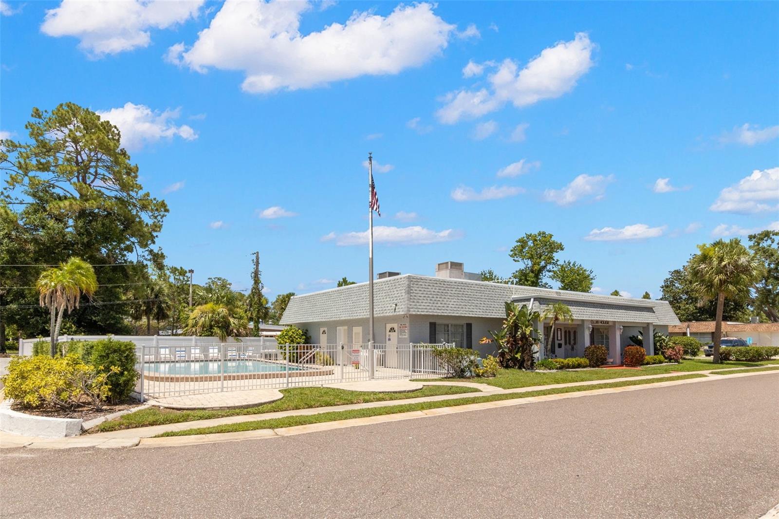 Listing photo id 25 for 204 Mindy Drive