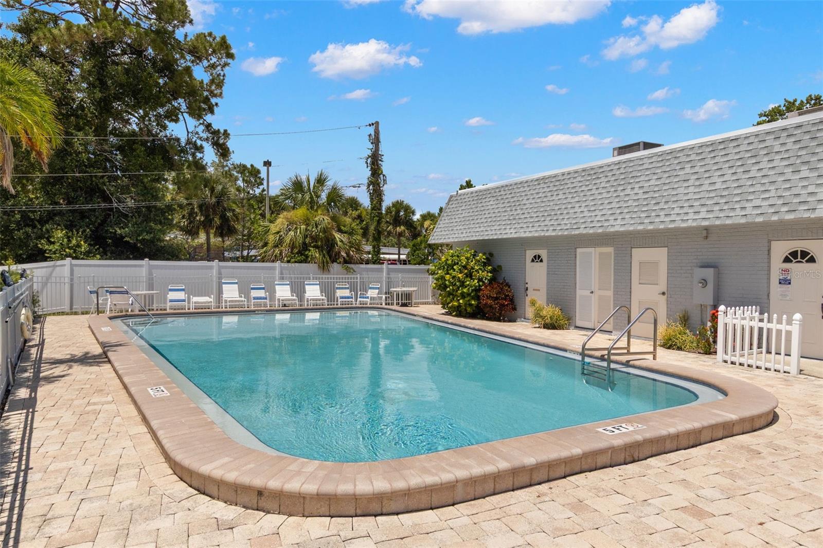 Listing photo id 26 for 204 Mindy Drive