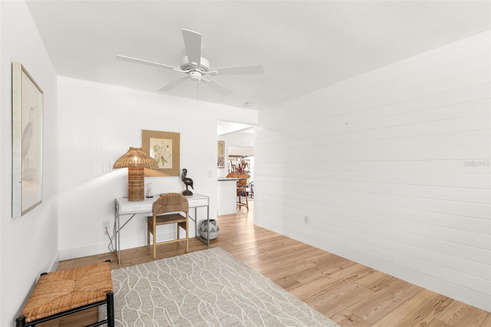 Listing photo id 6 for 204 Mindy Drive