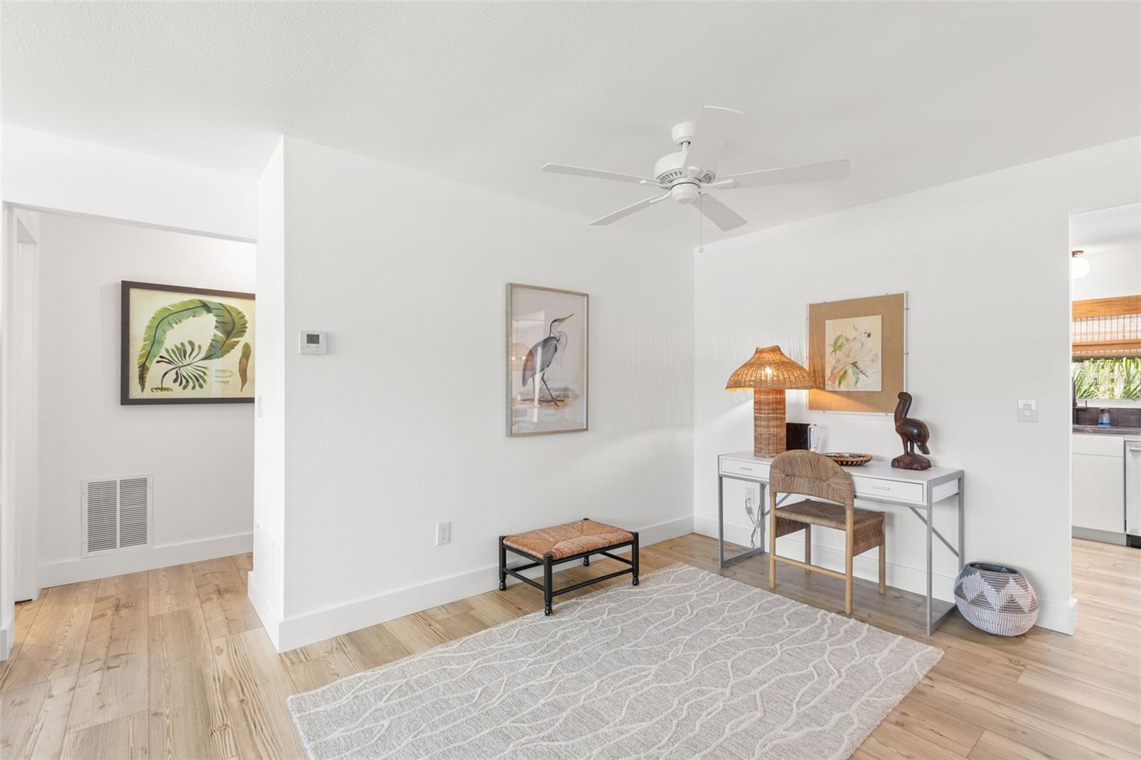 Listing photo id 7 for 204 Mindy Drive