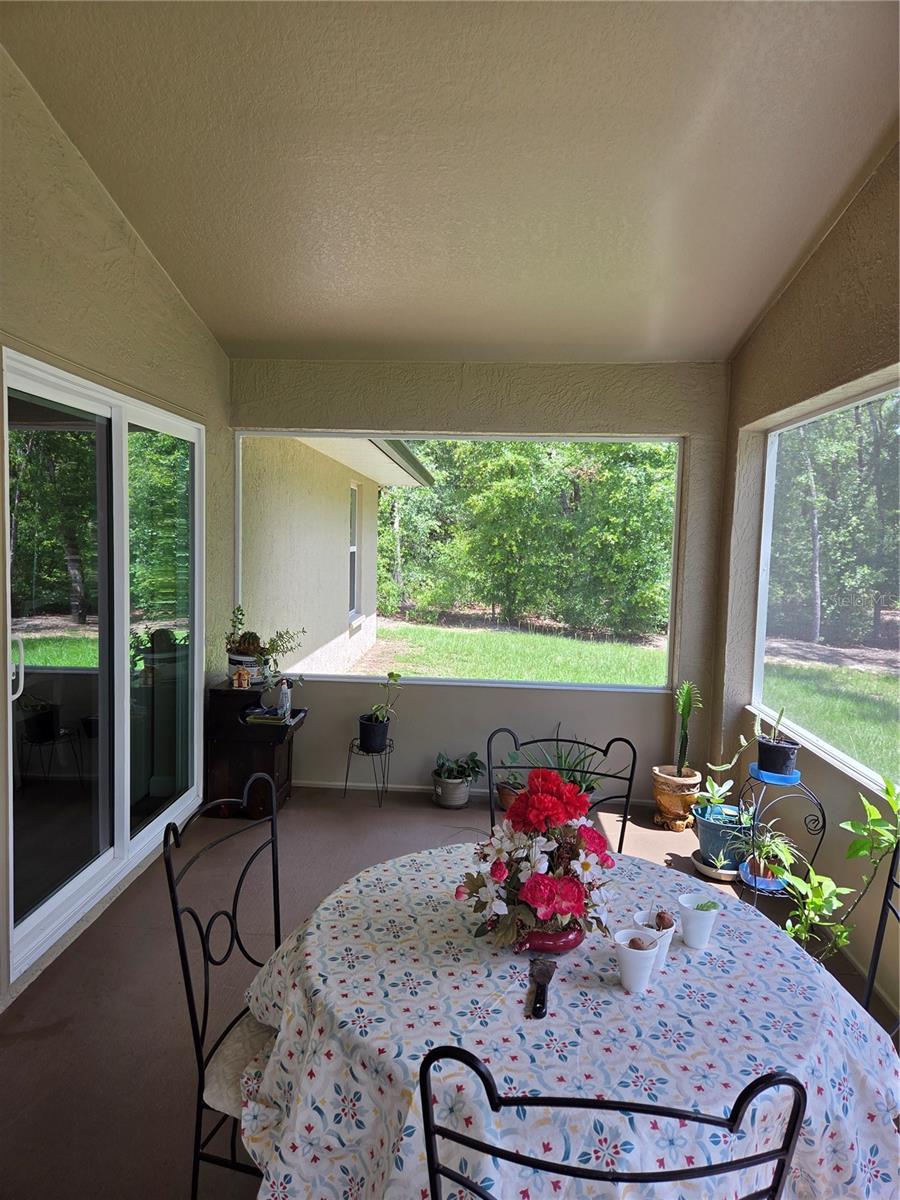 Listing photo id 14 for 10982 Academy Drive