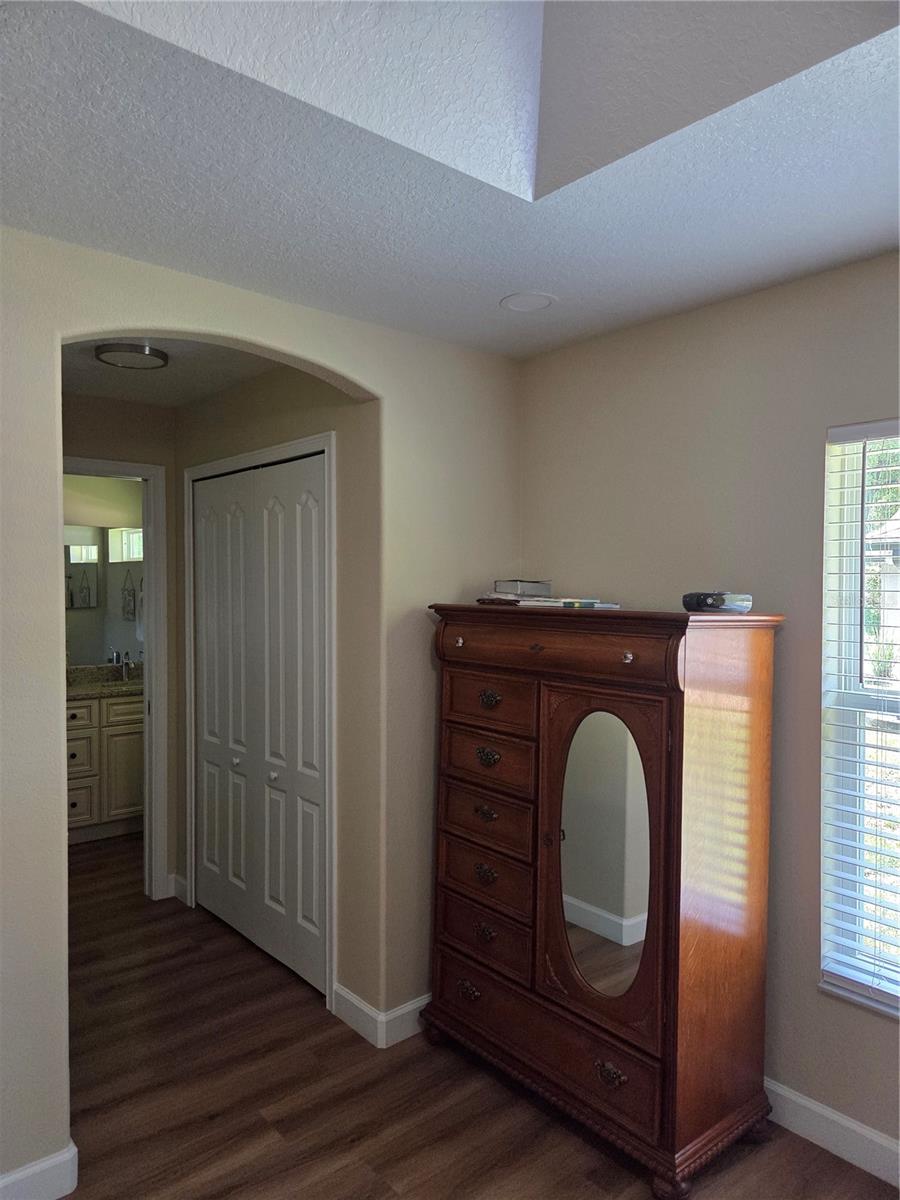 Listing photo id 3 for 10982 Academy Drive