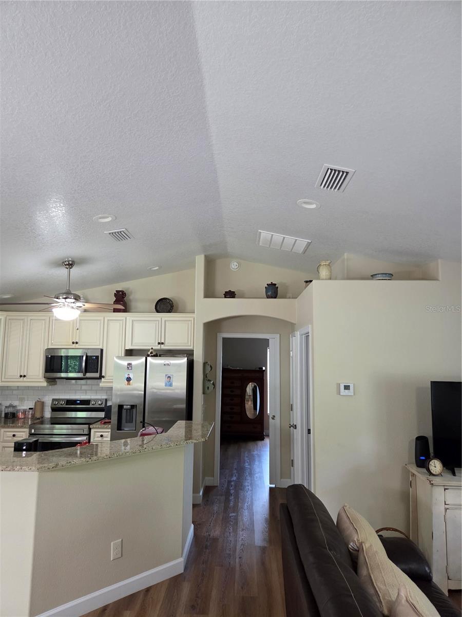 Listing photo id 6 for 10982 Academy Drive
