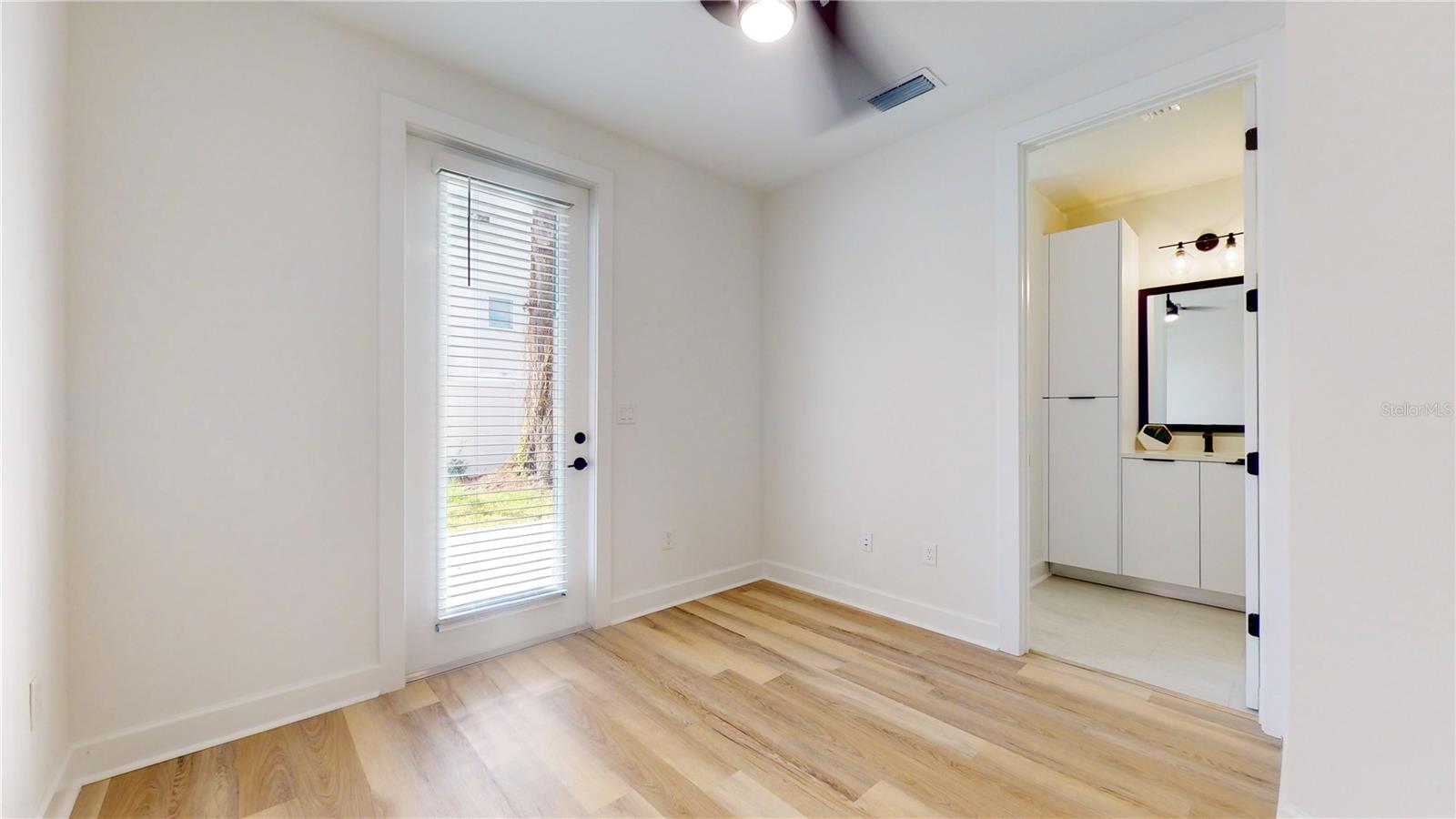 Image 4 of 36 For 1520 Pierce Street 7