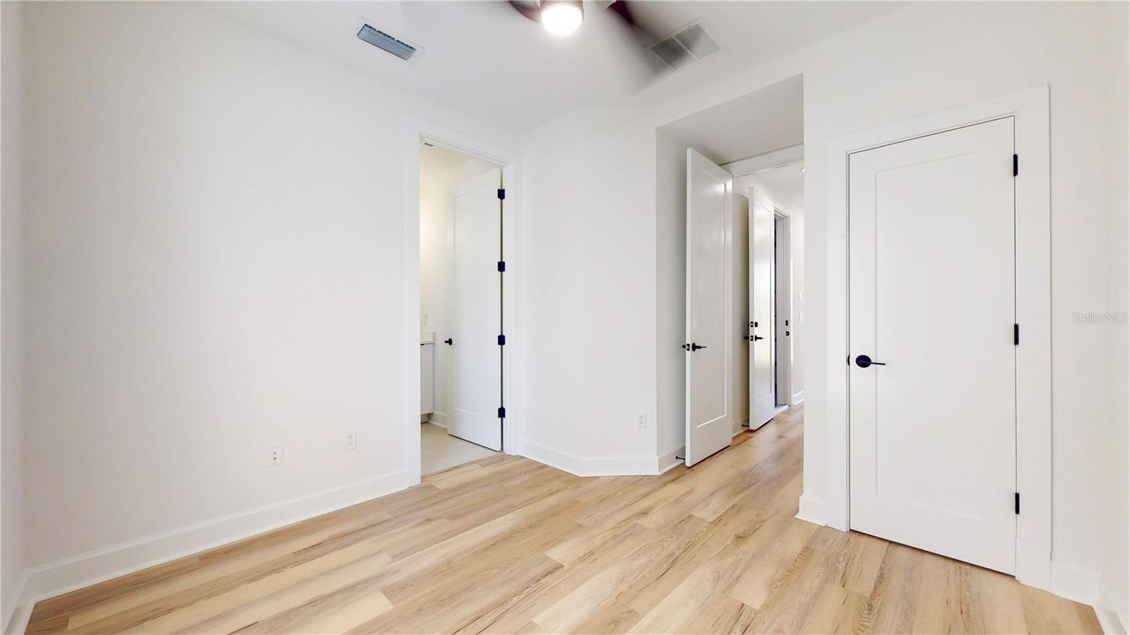 Image 6 of 36 For 1520 Pierce Street 7