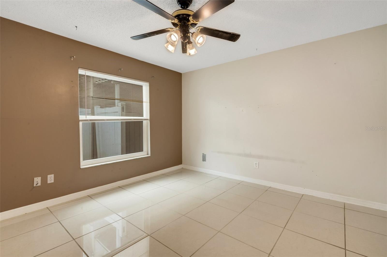 Image 11 of 61 For 915 Miller Road