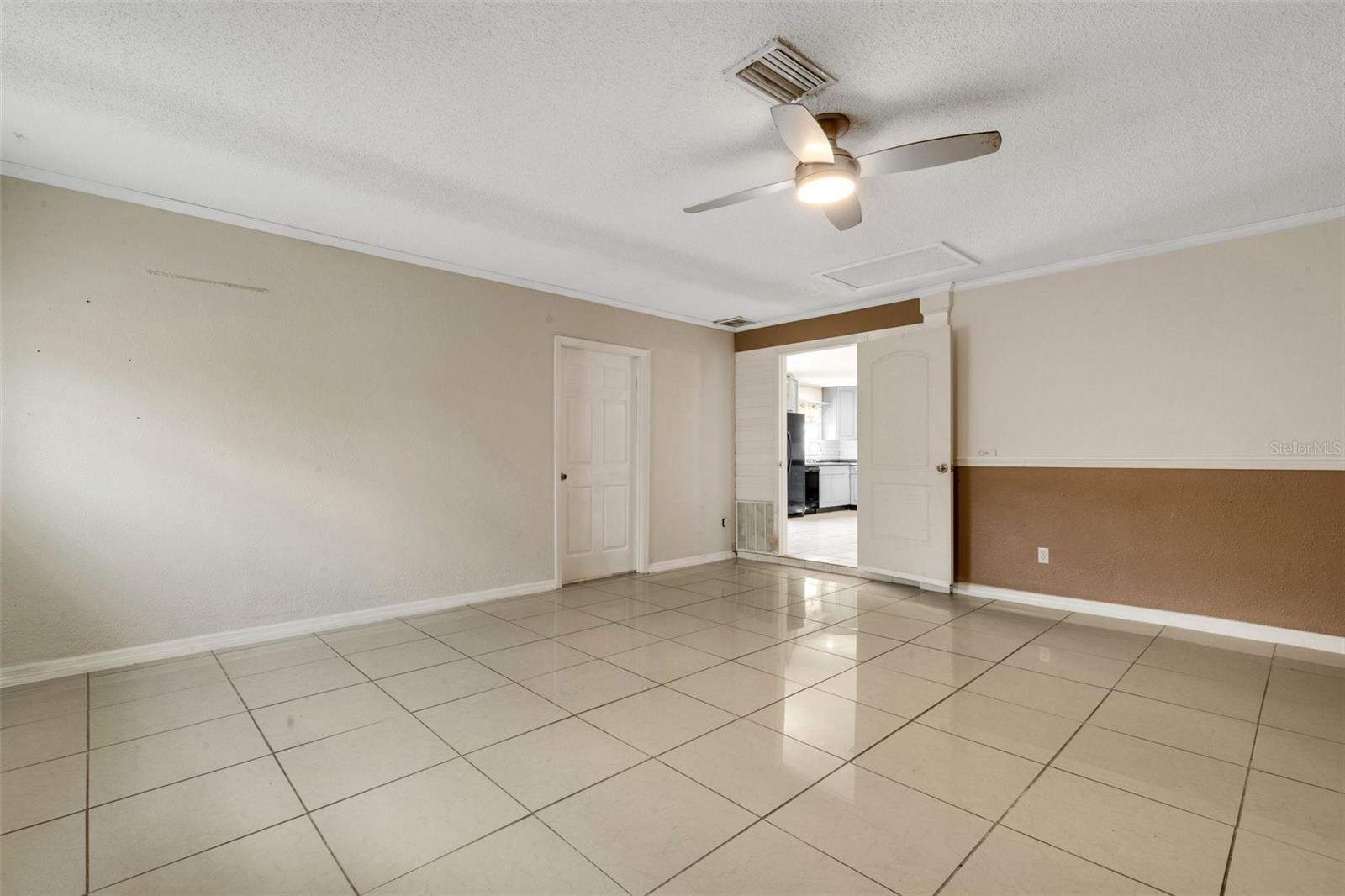 Image 19 of 61 For 915 Miller Road