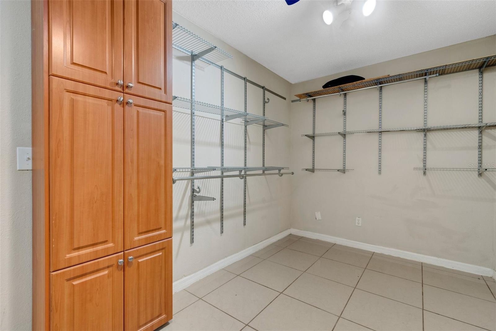 Image 25 of 61 For 915 Miller Road