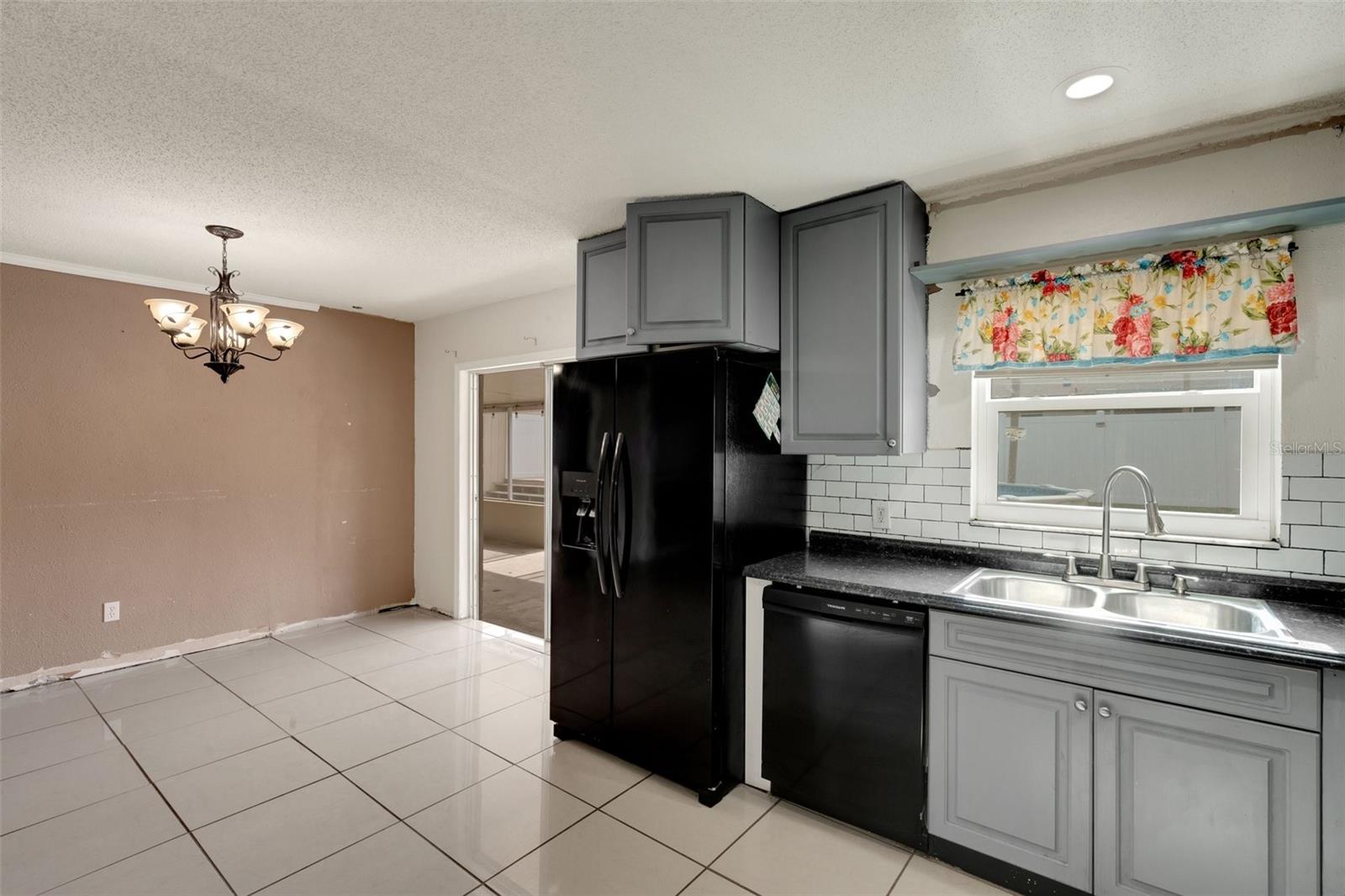 Image 3 of 61 For 915 Miller Road