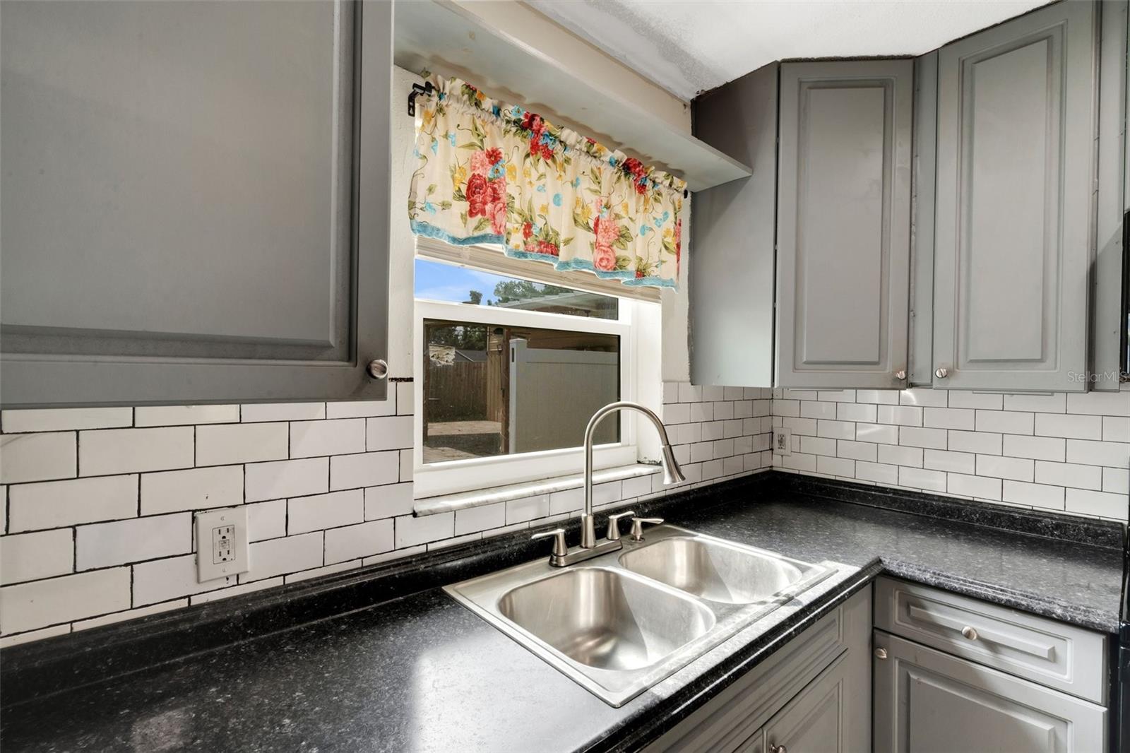 Image 4 of 61 For 915 Miller Road