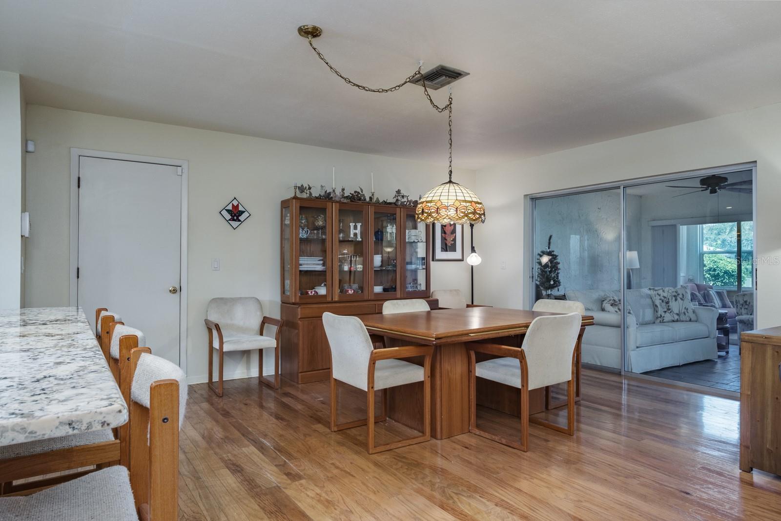 Image 18 of 58 For 1510 Palmer Court