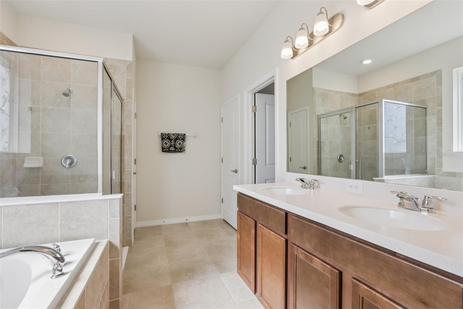 Image 22 of 44 For 13515 Palmera Vista Drive