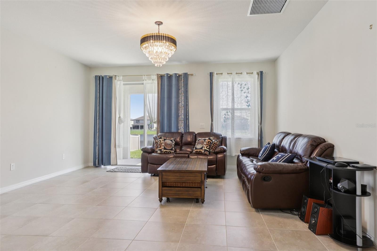 Image 8 of 44 For 13515 Palmera Vista Drive