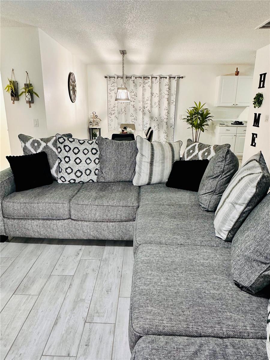 Image 10 of 53 For 13186 Thrush Street