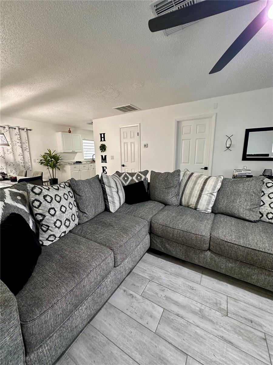 Image 11 of 53 For 13186 Thrush Street