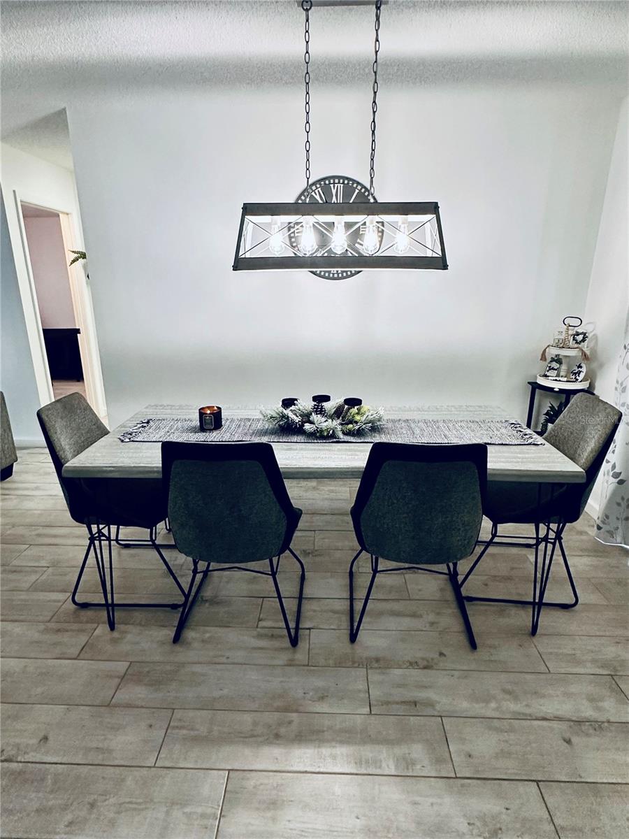 Image 17 of 53 For 13186 Thrush Street