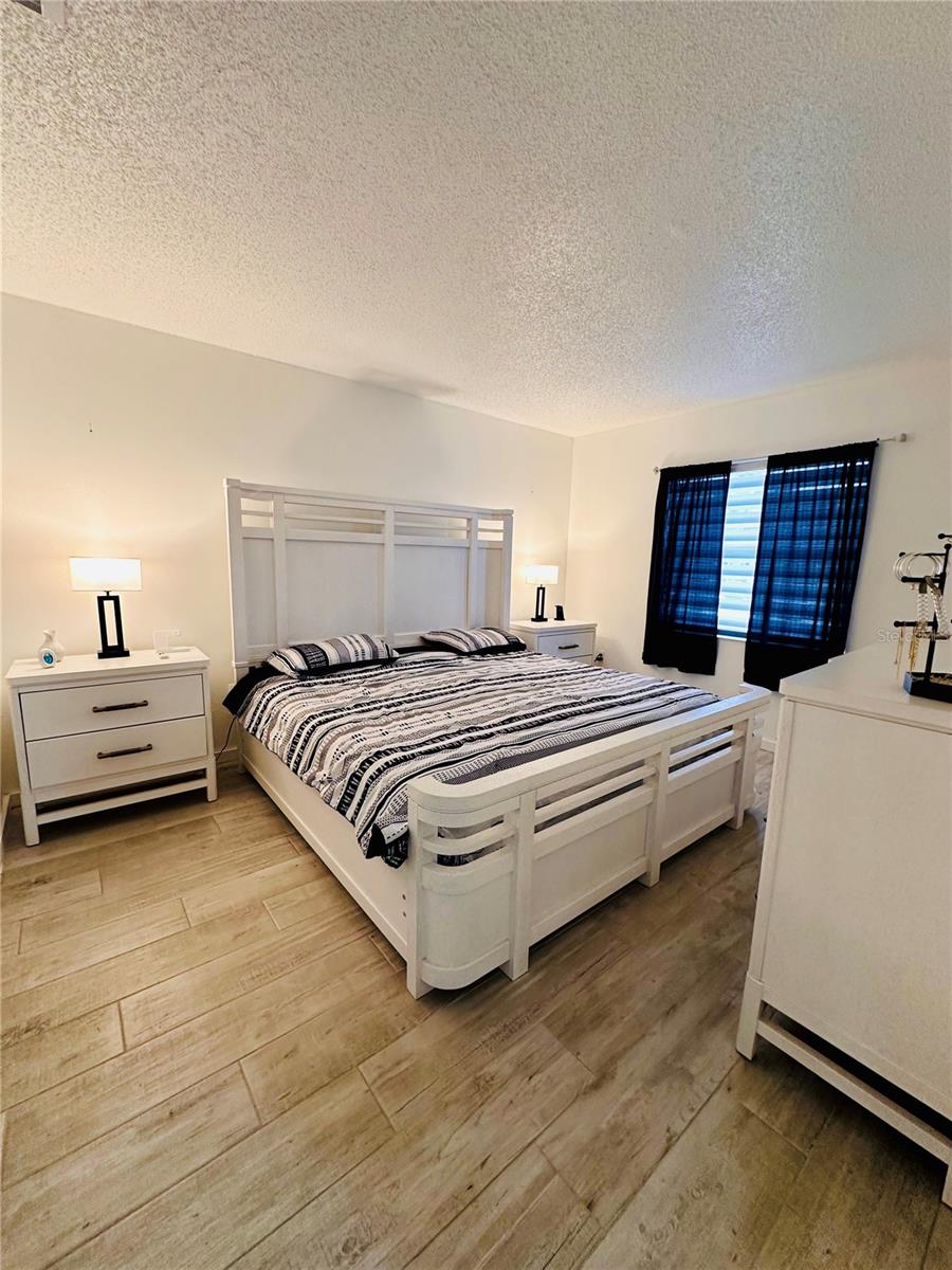 Image 34 of 53 For 13186 Thrush Street