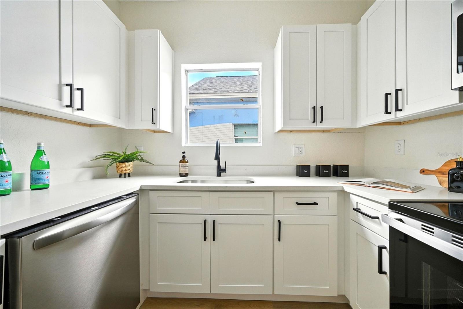 Image 12 of 27 For 2118 Nassau Street