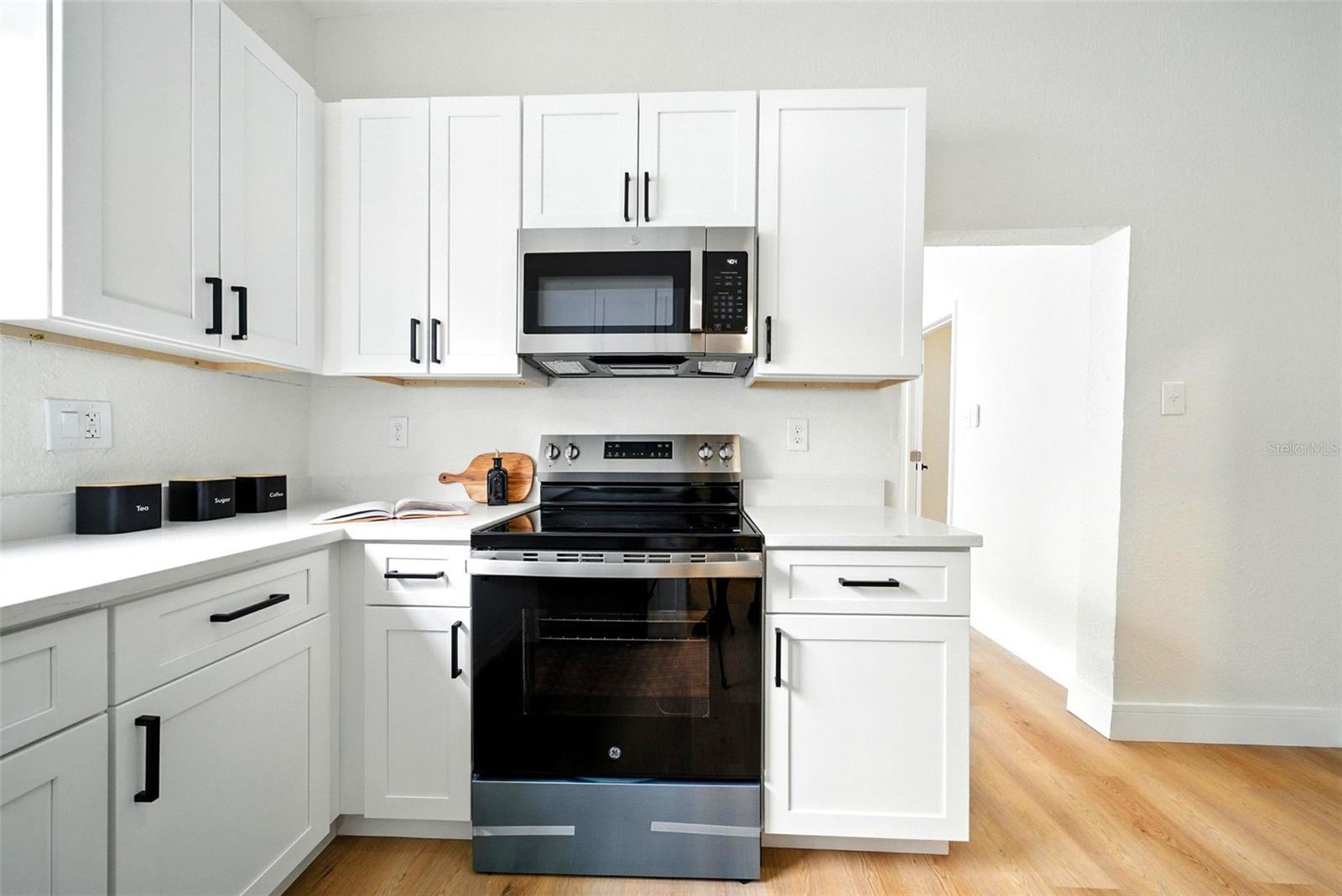 Image 13 of 27 For 2118 Nassau Street