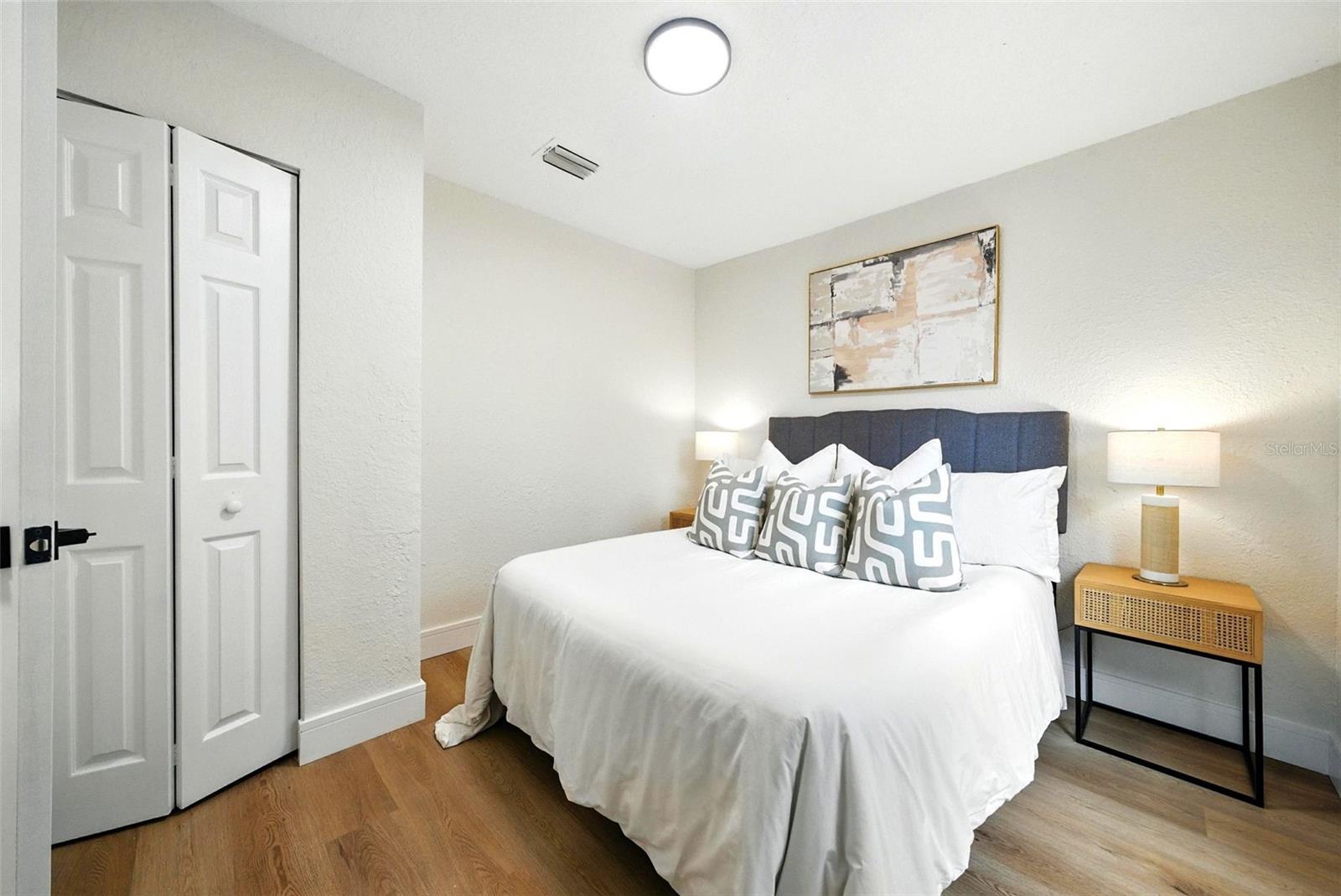 Image 15 of 27 For 2118 Nassau Street