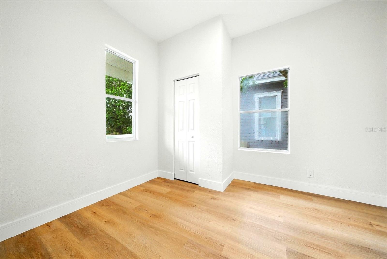 Image 19 of 27 For 2118 Nassau Street