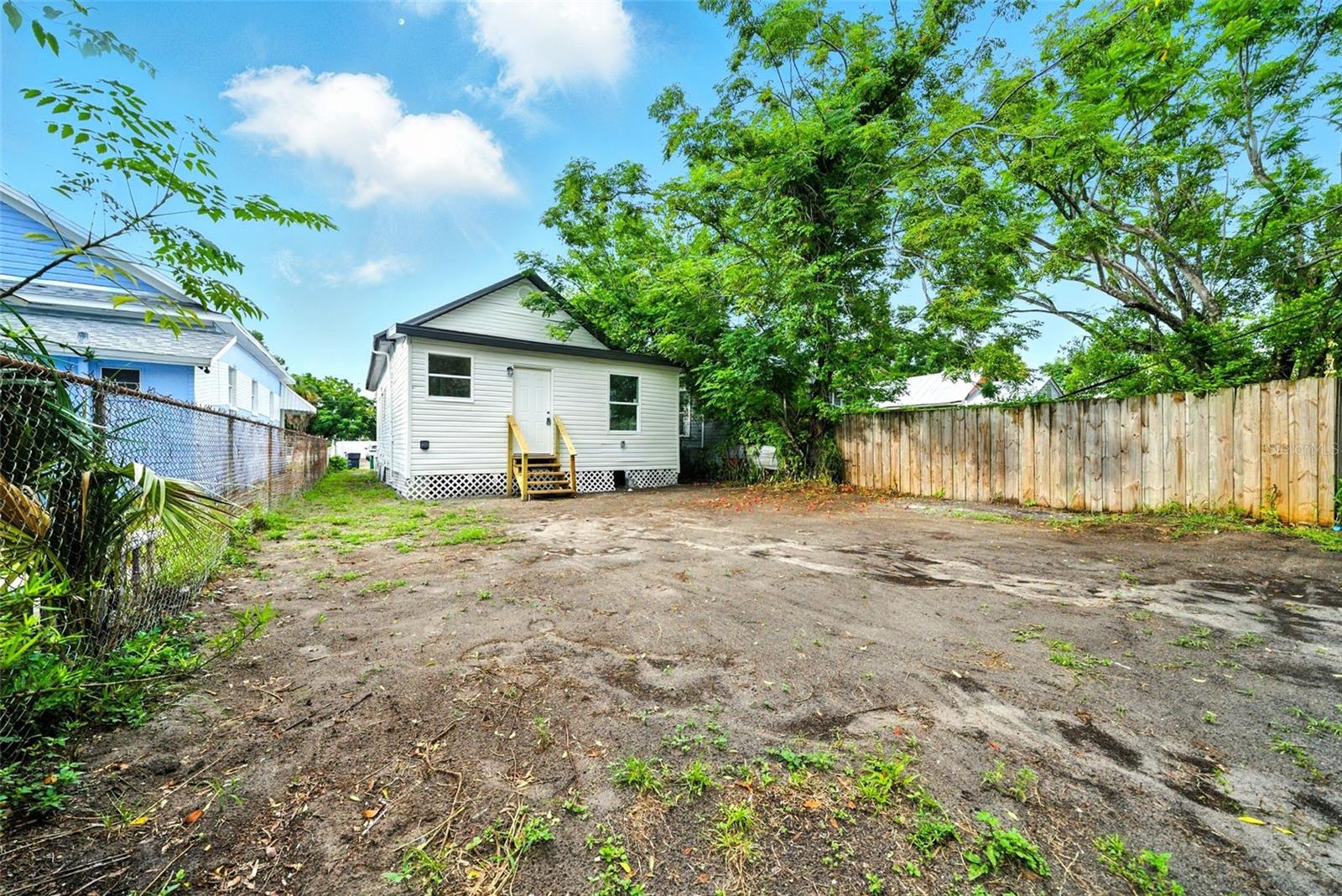 Image 24 of 27 For 2118 Nassau Street