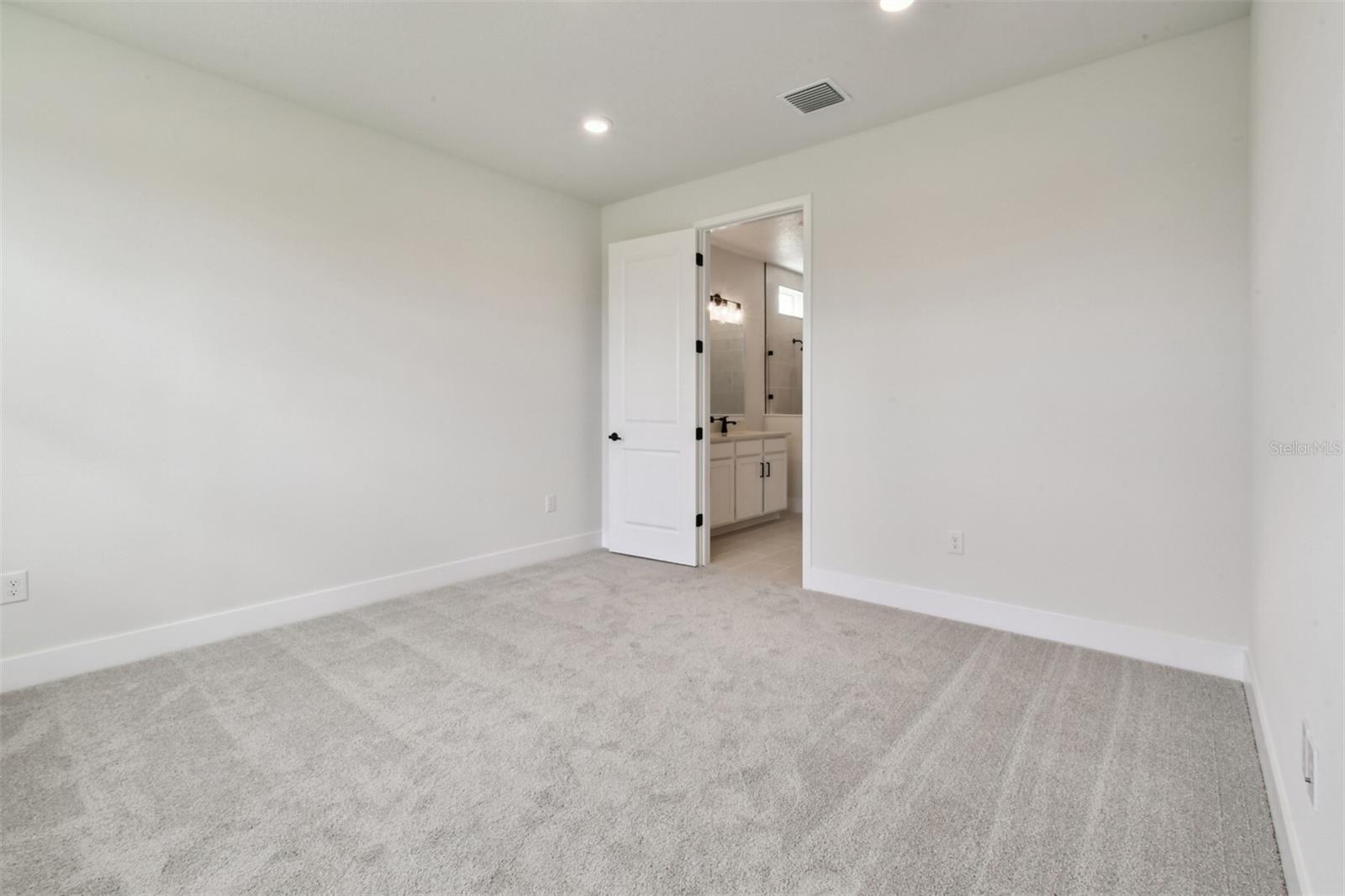 Listing photo id 12 for 31400 Pendleton Landing Circle