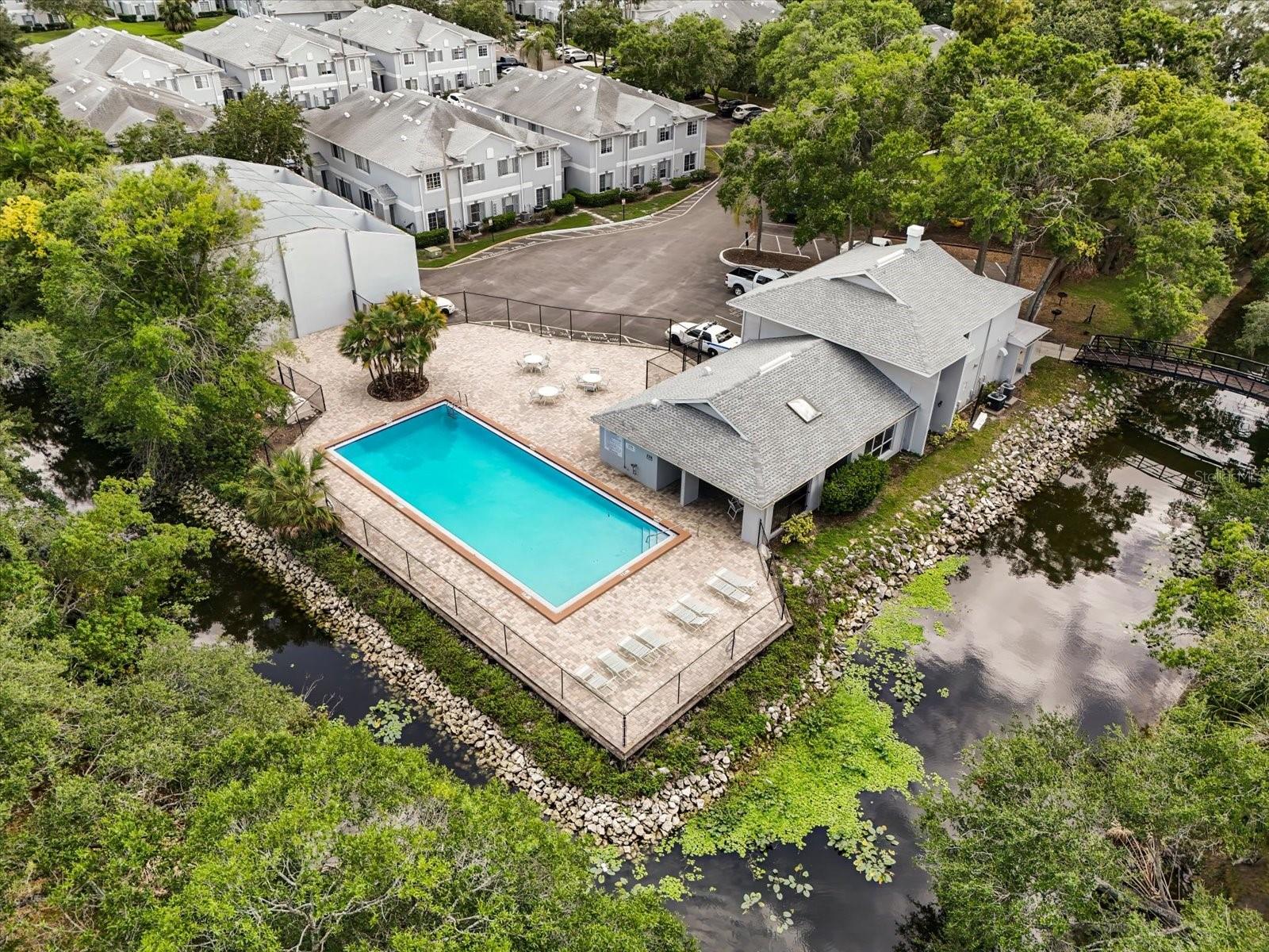 Listing photo id 13 for 4130 Dolphin Drive