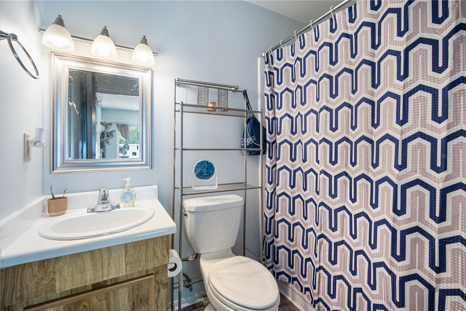 Listing photo id 5 for 4130 Dolphin Drive