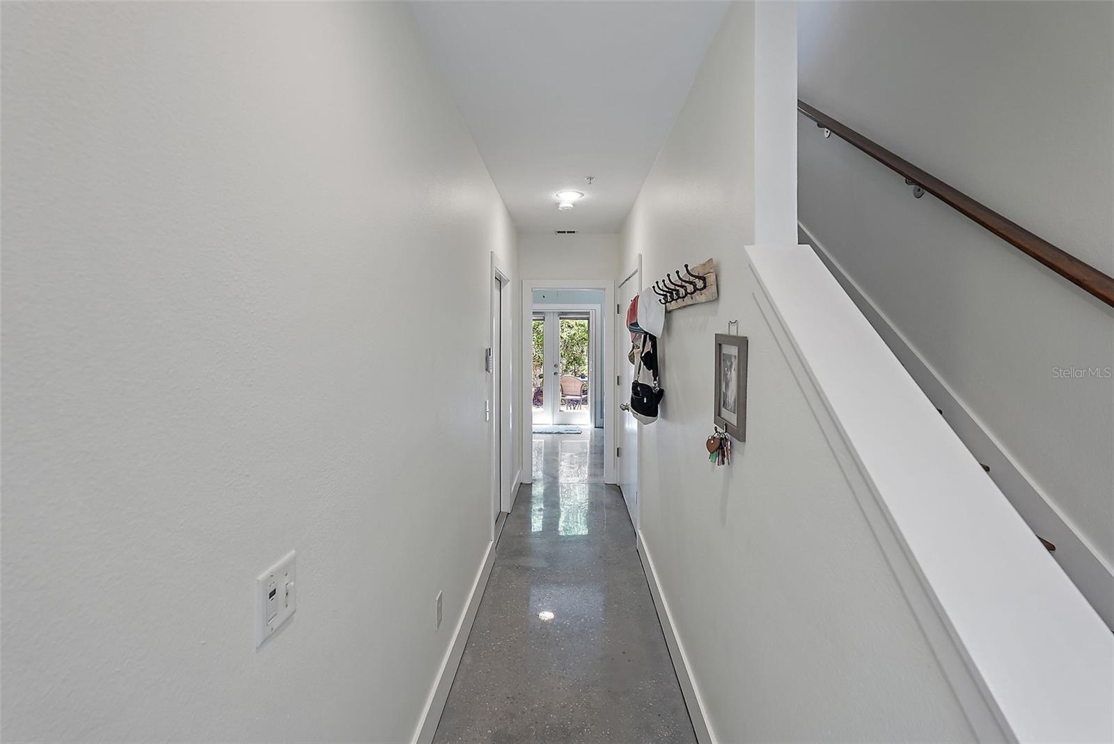 Image 13 of 29 For 325 5th Avenue S 9
