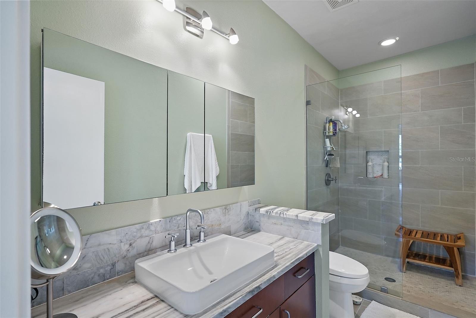 Image 8 of 29 For 325 5th Avenue S 9