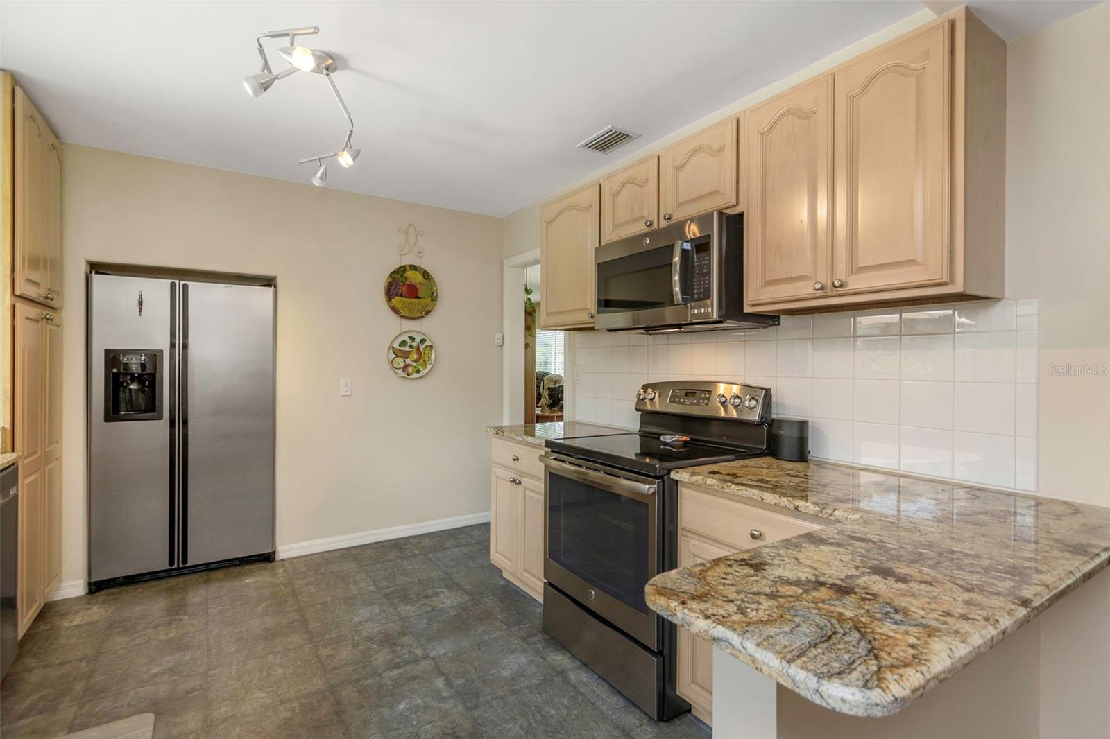 Image 10 of 36 For 4206 Palmira Avenue