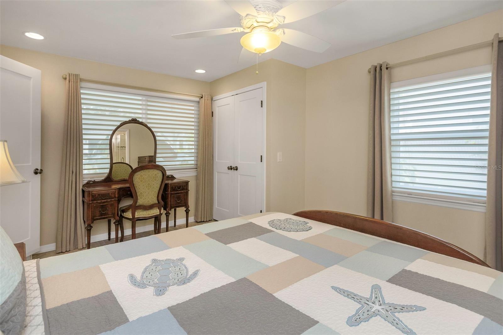 Image 15 of 36 For 4206 Palmira Avenue