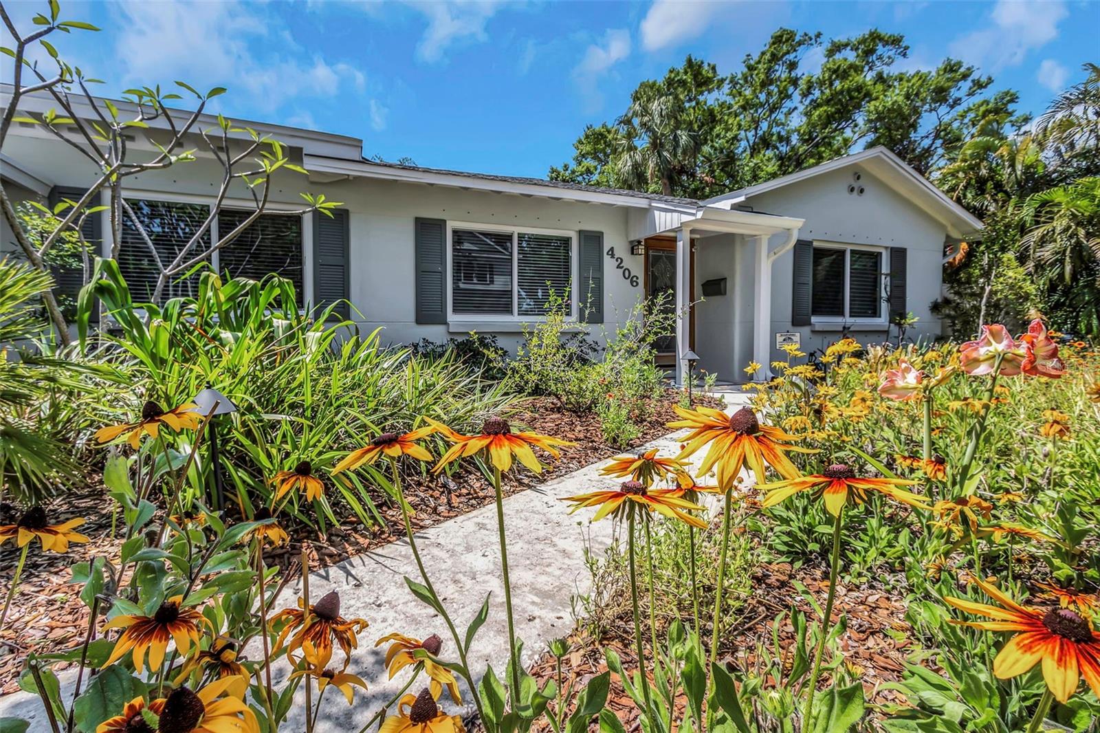 Image 3 of 36 For 4206 Palmira Avenue
