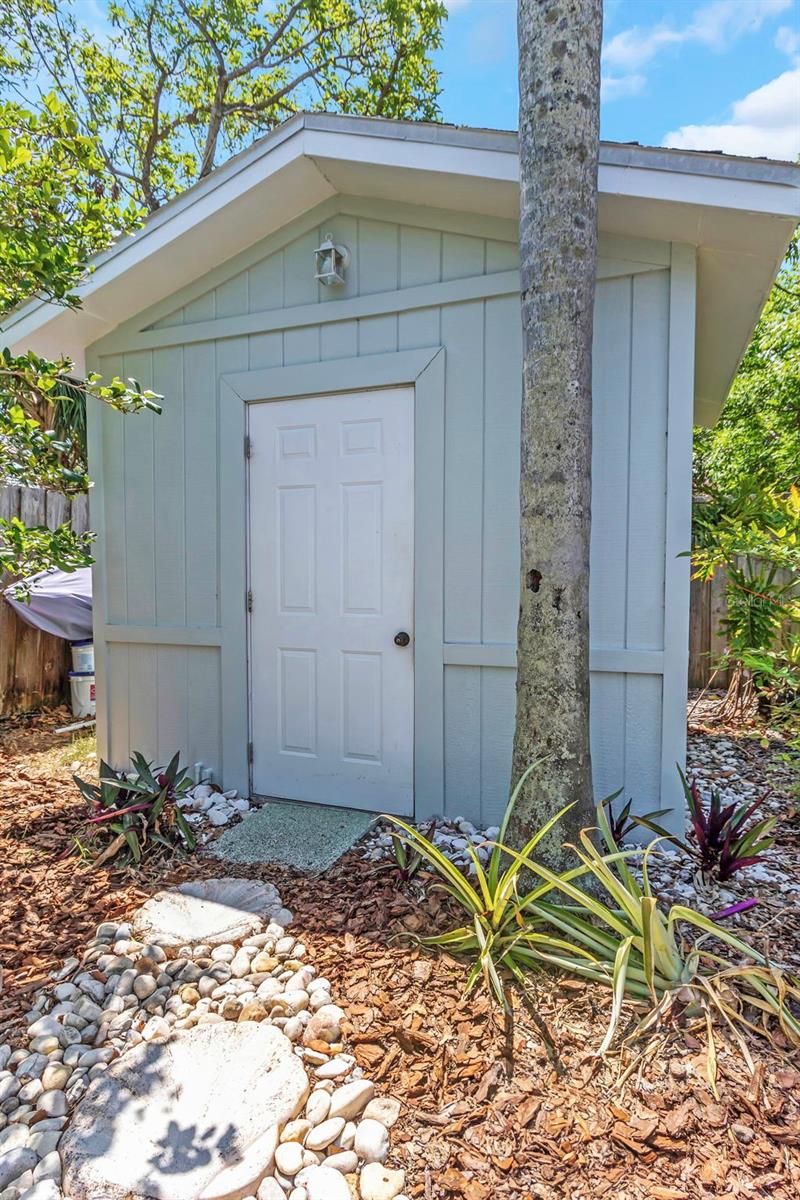 Image 32 of 36 For 4206 Palmira Avenue
