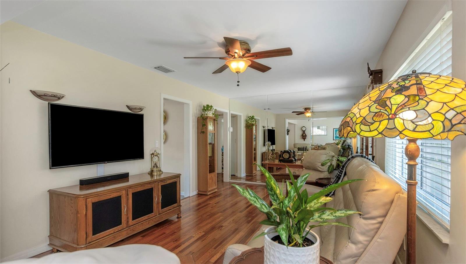 Image 7 of 36 For 4206 Palmira Avenue